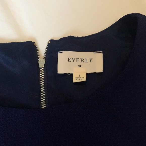 Scalloped Short and Crop Tank Set - Picture 4 of 6